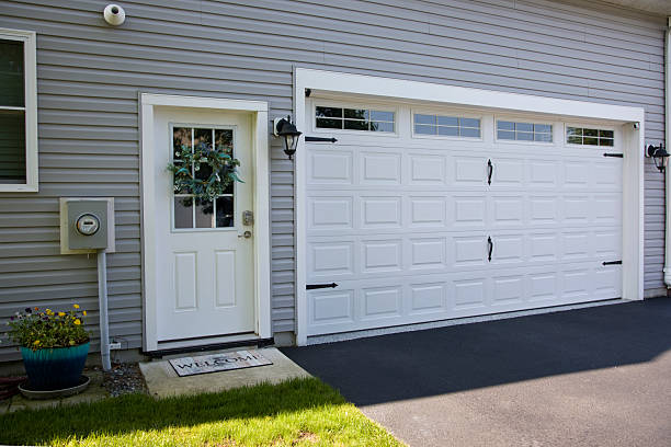 24/7 Emergency Garage Door Panel Replacement experts in Central Garage, VA
